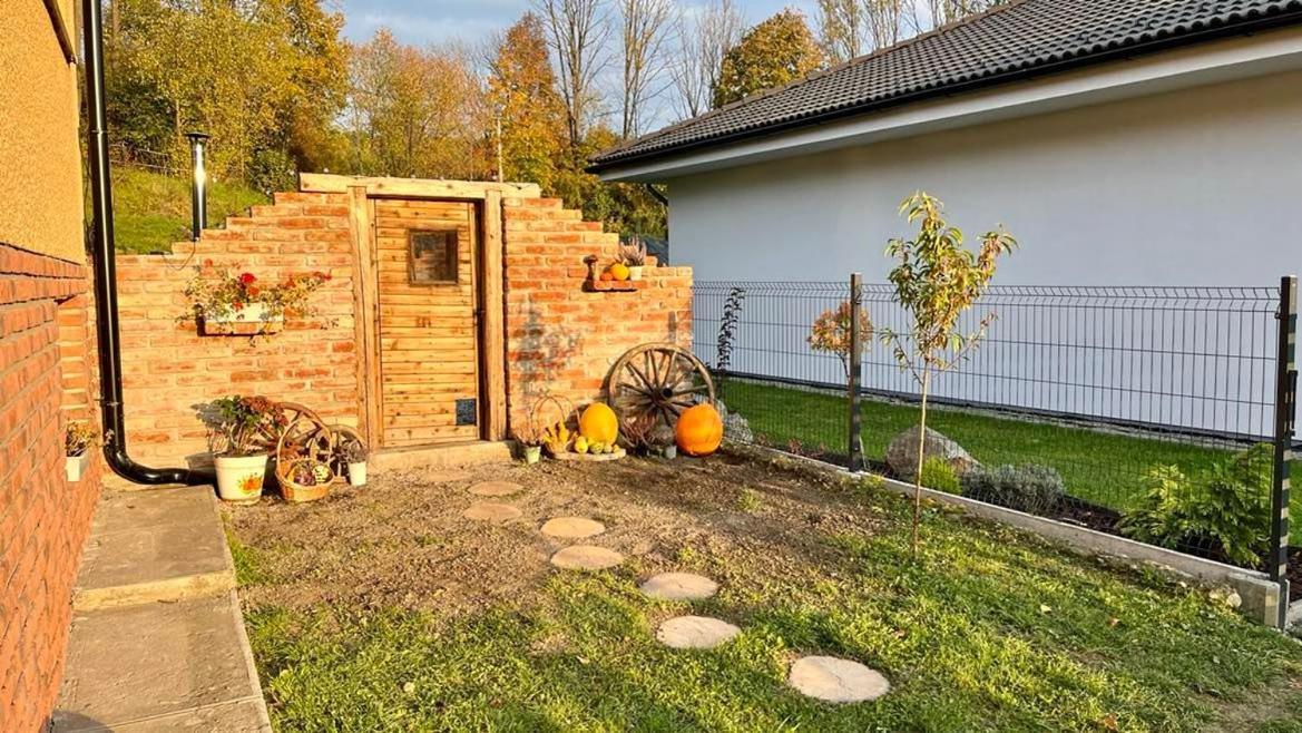 Apartmanovy Dom Adas Prosiek エクステリア 写真