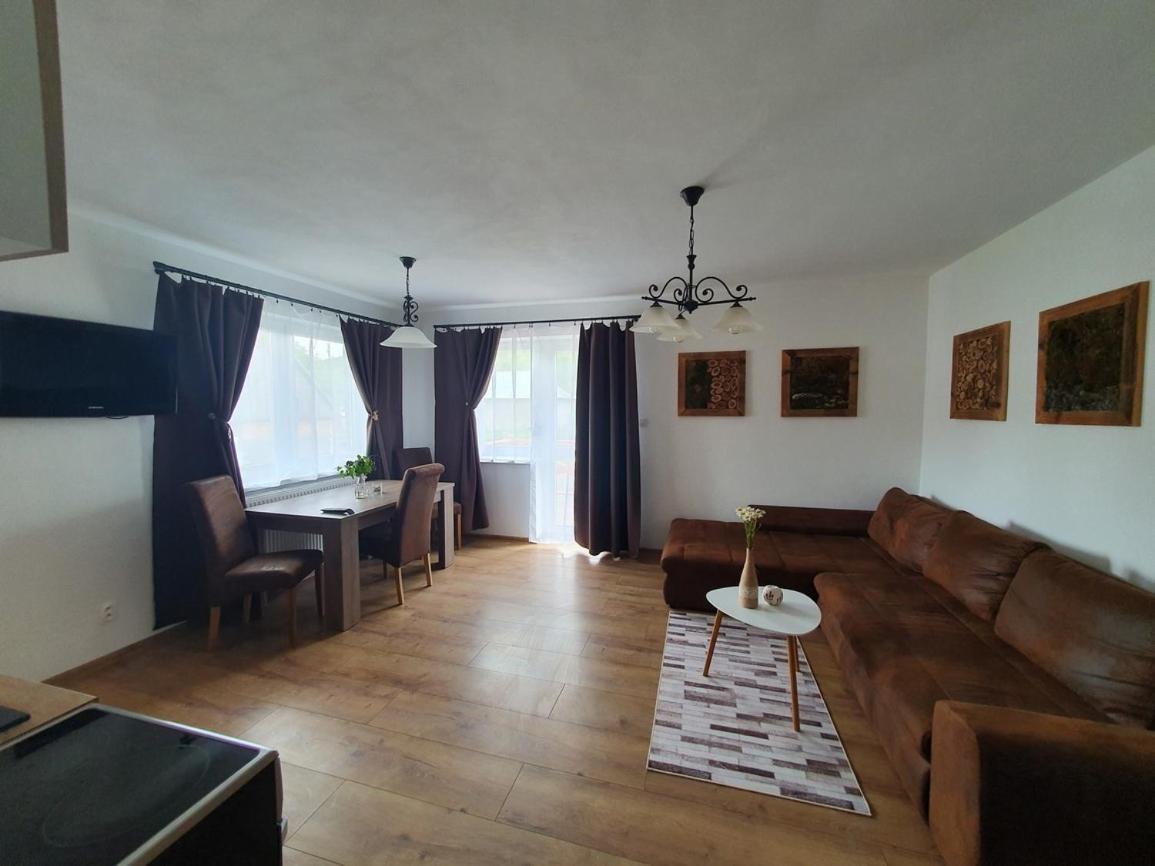 Apartmanovy Dom Adas Prosiek エクステリア 写真